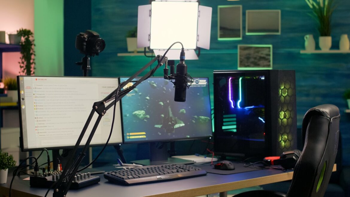 Cómo hacer streaming en directo en 2026: equipo, OBS y plataformas