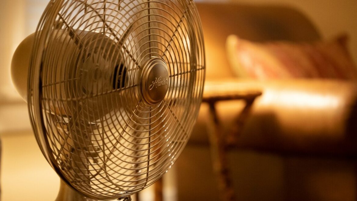 Dos ventiladores cruzados para enfriar la casa: esto dice la ciencia