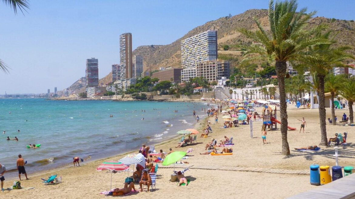 Alicante cierra sus playas por un peligroso fenómeno: el reventón térmico