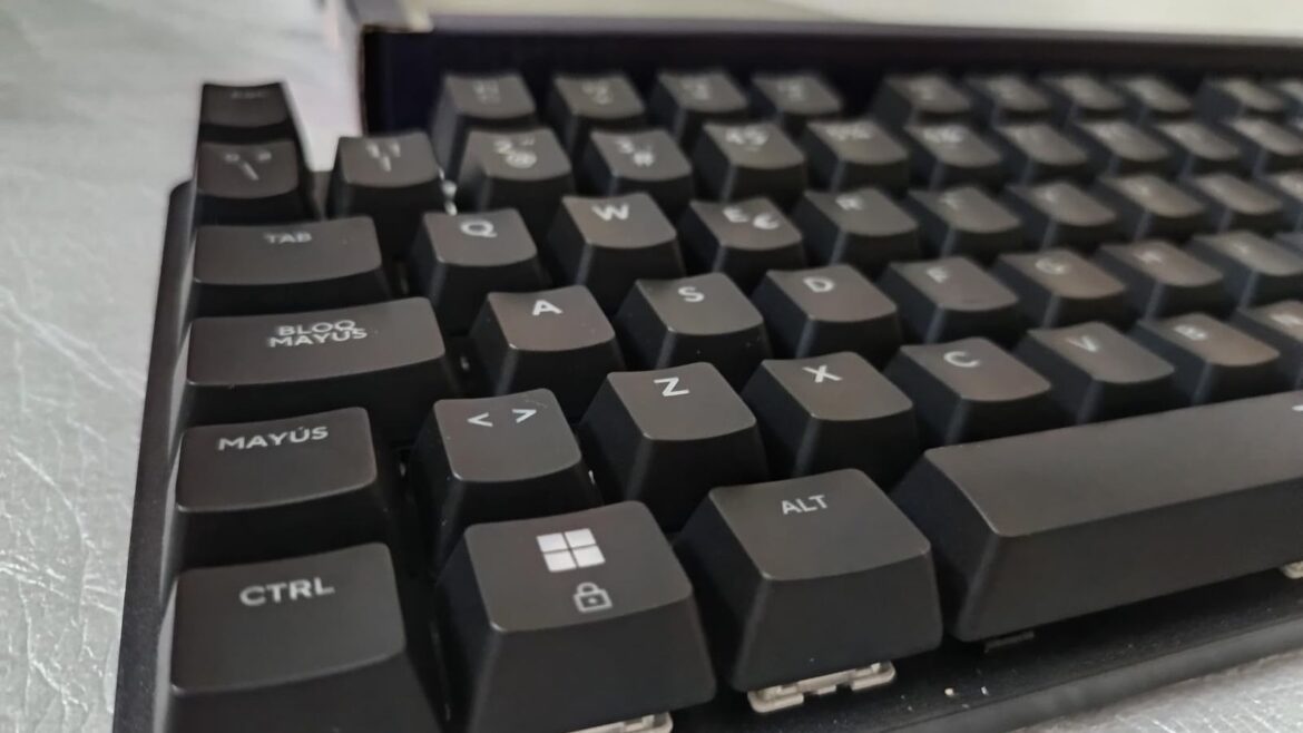 Teclado gaming mecánico Trust con RGB por menos de 30 euros: la oferta