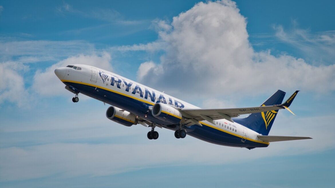 Boeing 737, un dispositivo del tamaño de una moneda puede alterar su aviónica - Boeing 737 aviónica