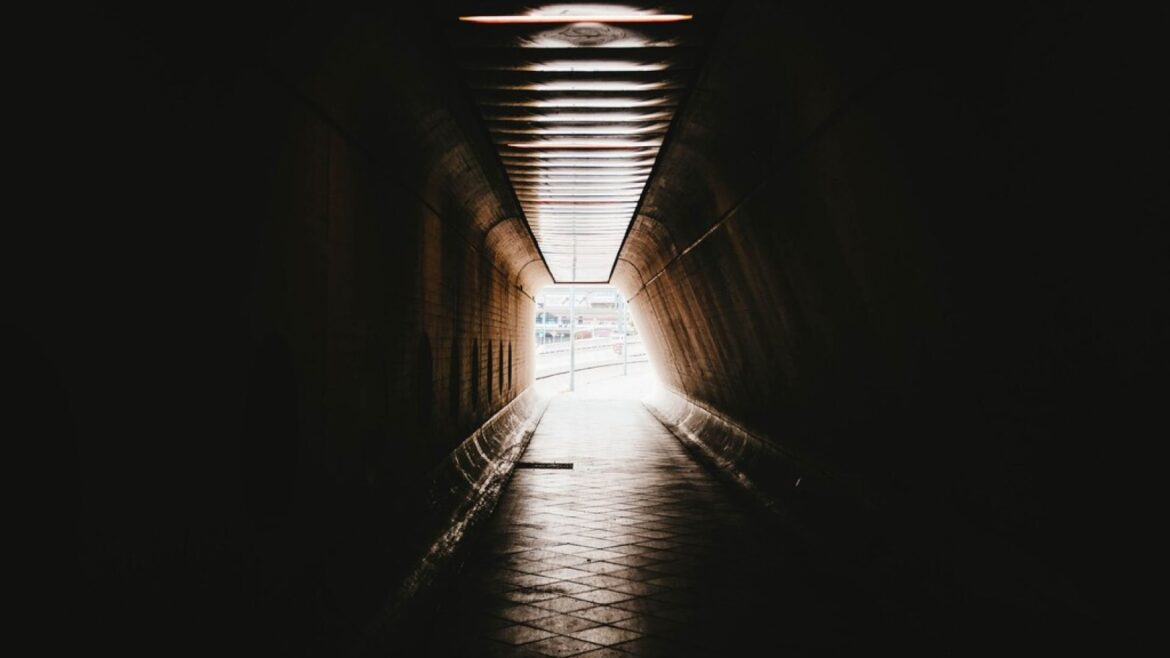 La luz al final del túnel tiene explicación: la ciencia revela la verdad - experiencias cercanas a la