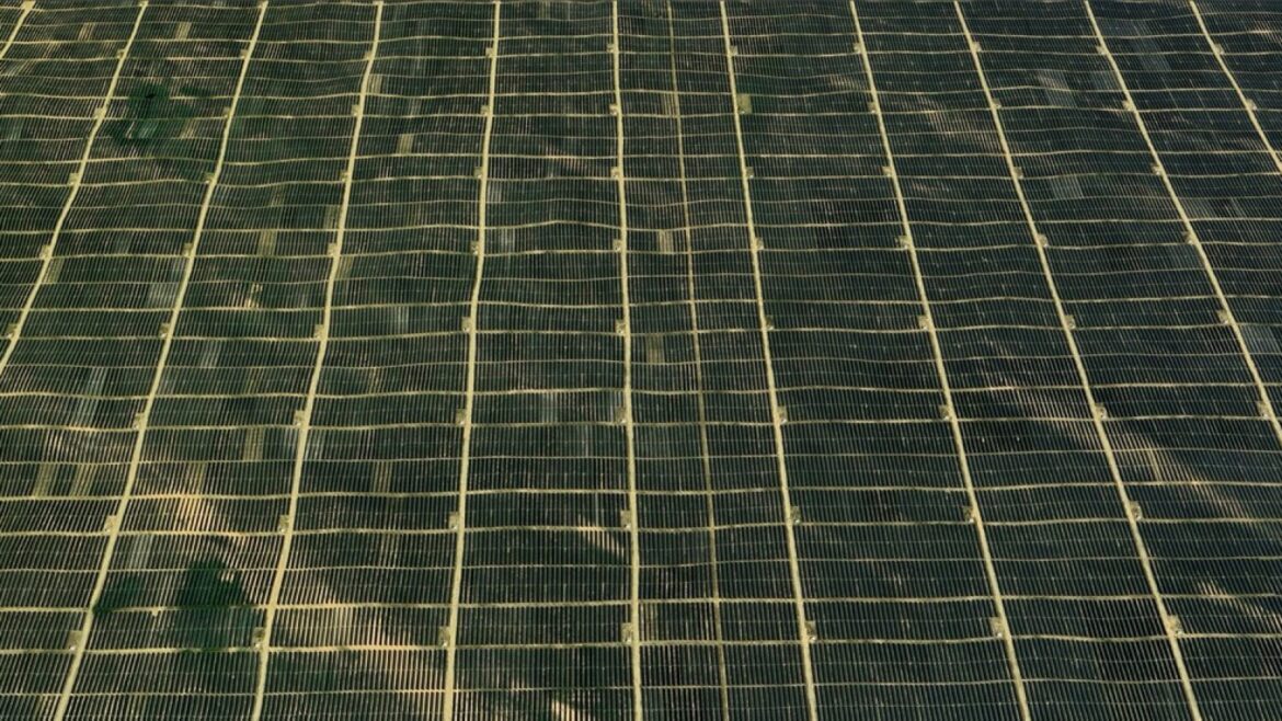 China convierte su desierto más árido en un vergel con 7 millones de paneles - parque solar China