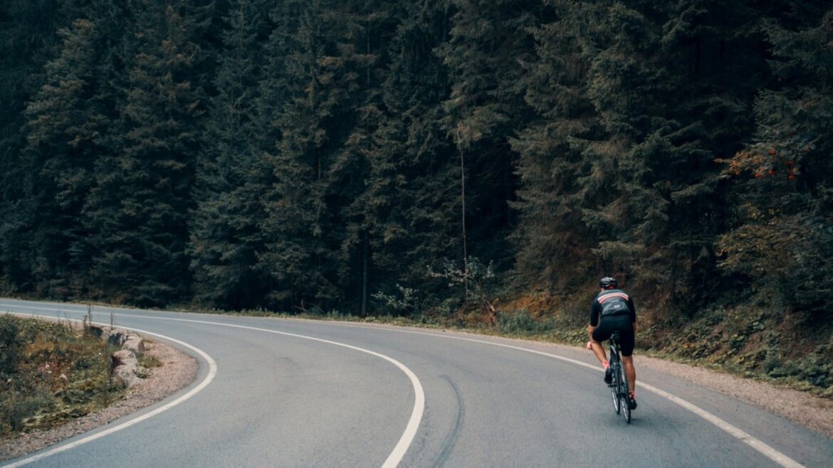 Multa de hasta 500€ por adelantar mal a un ciclista desde octubre - adelantar a un ciclista