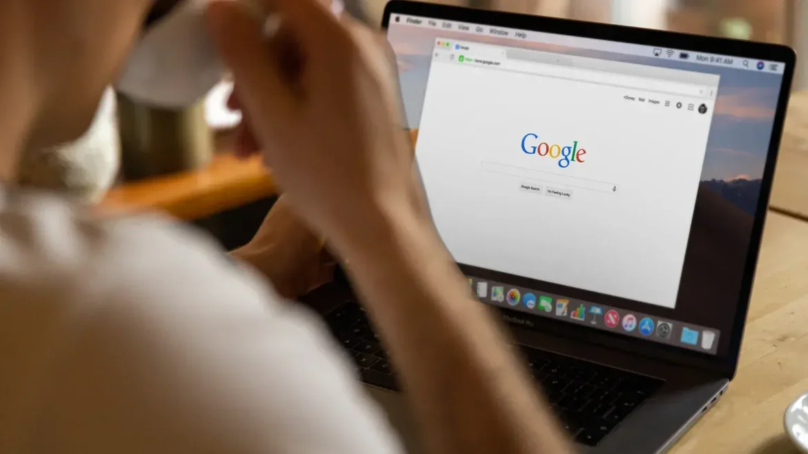 Google degrada su buscador en Europa: Expedia y Booking arriba por la DMA - Google buscador DMA